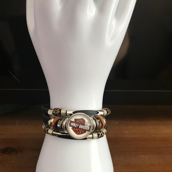 - HD Snap Bracelet - Picture 2 of 10